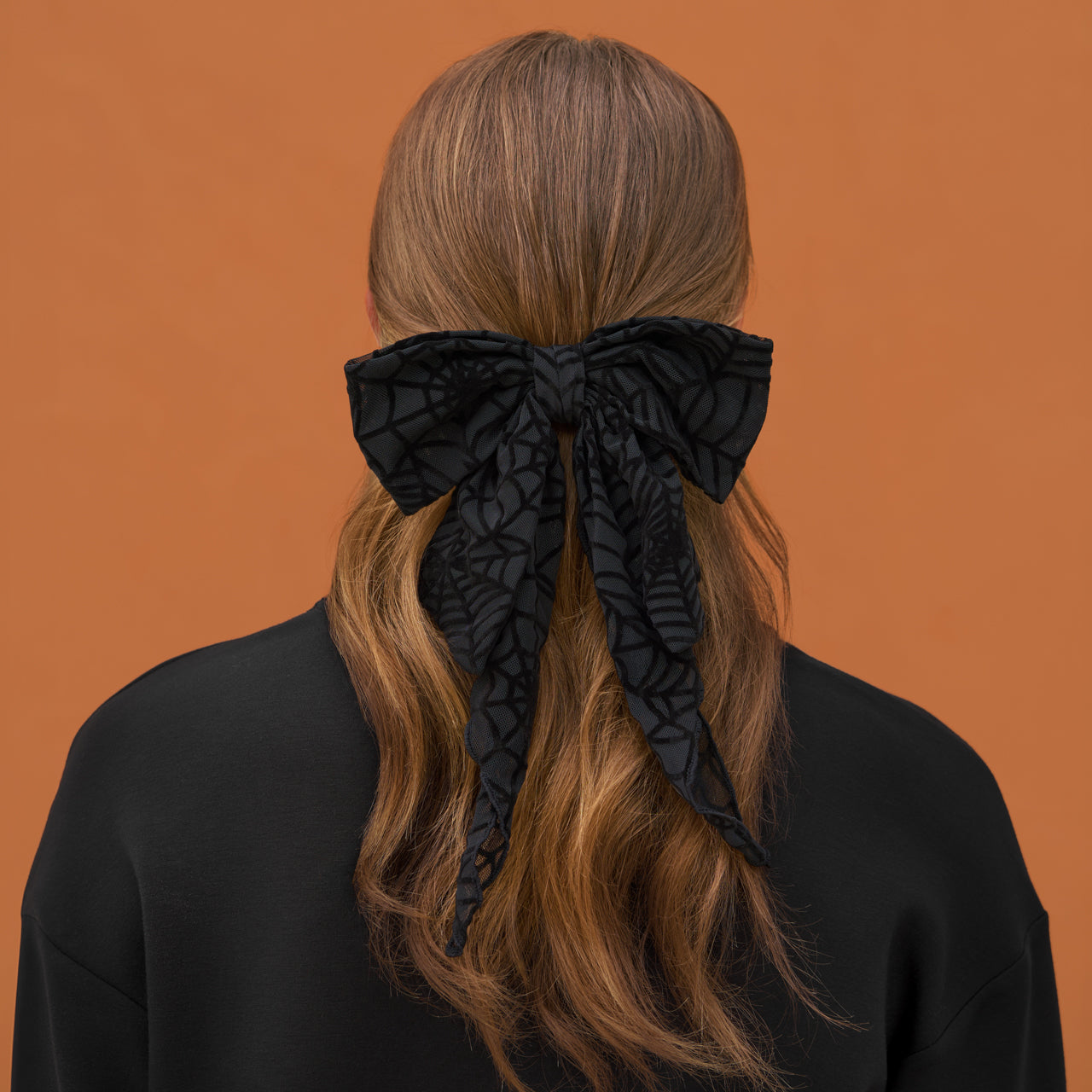 500652-Halloween-OversizedBowHairClip-1pc-Hair-Spiderweb-Model-1-1280x1280px_aa308b9f-b616-4a35-82af-6504b69e0fd0
