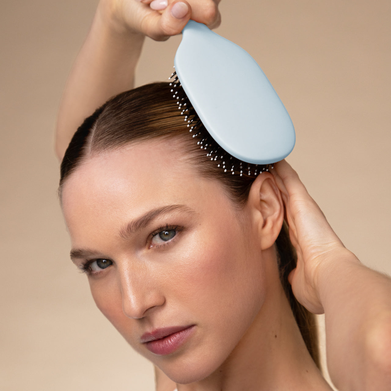 505794-Smooth_PolishBrush-Pro-HazeBlue-Model-1280x1280px