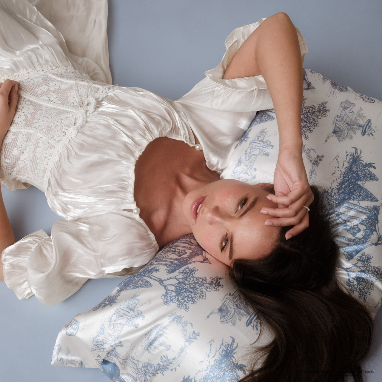 507378-507385-BridgertonxKitsch-Standard_KingSatinPillowcase-GardenToile-Model-2-1280x1280px