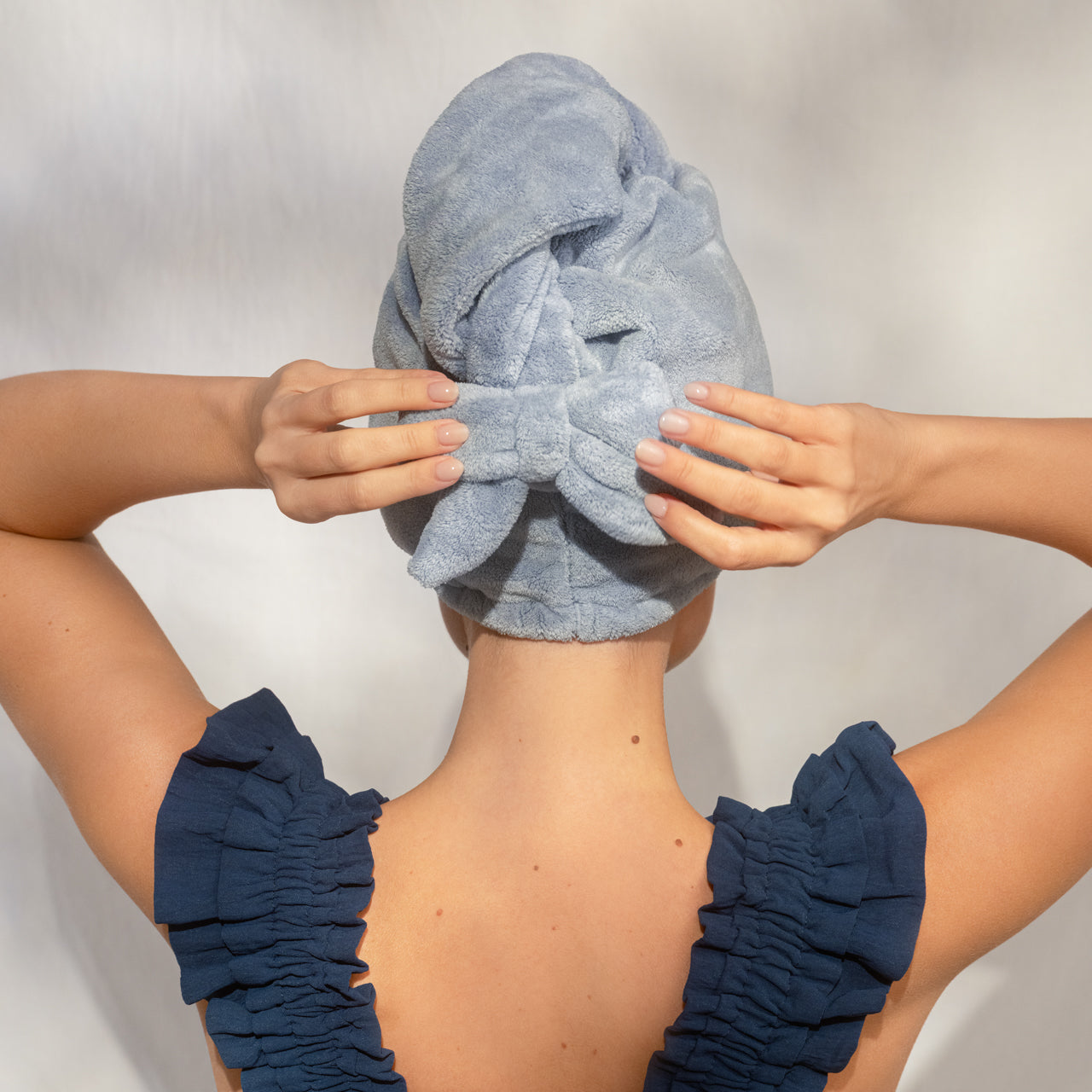 510651-CoastalCottage-PlushMicrofiberHairTowelTurbanWithBow-CoastalBlue-Model-4-1280x1280px