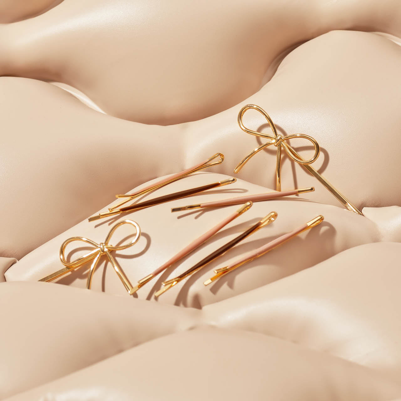 64259-CreativeProductShoot-MetalEnamelPuffy_BowBobbyPins-8pc-Hair-Rosewood-1280x1280px
