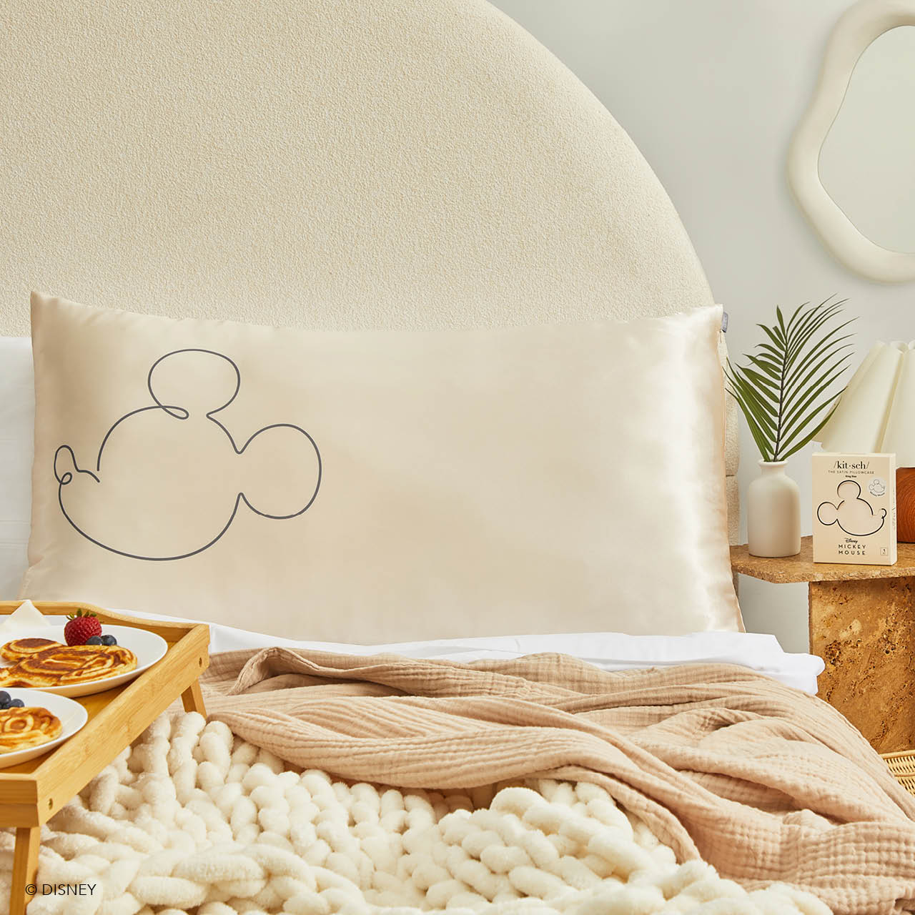 66017-MickeyMinniexKitsch-CreativeProductShoot-KingSatinPillowcase-MrMouse-Cream-2-1280x1280px
