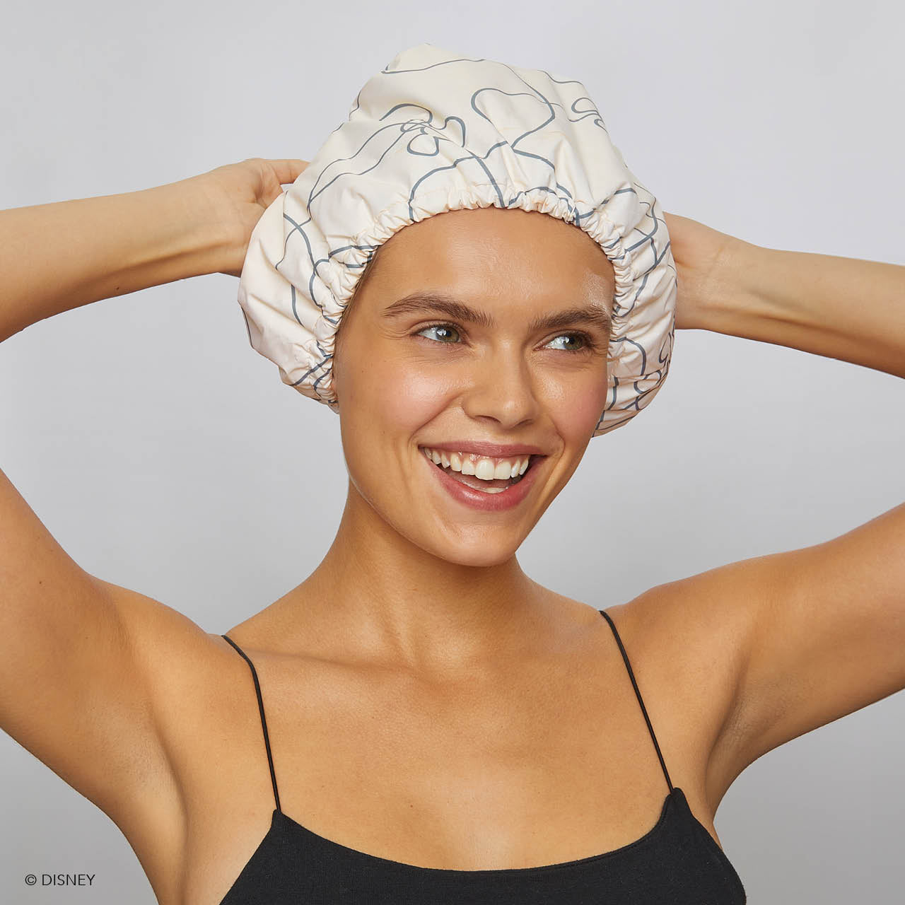 66048-MickeyMinniexKitsch-SatinLinedFlexiShowerCap-MickeyMaze-Cream-Model-3-1280x1280px