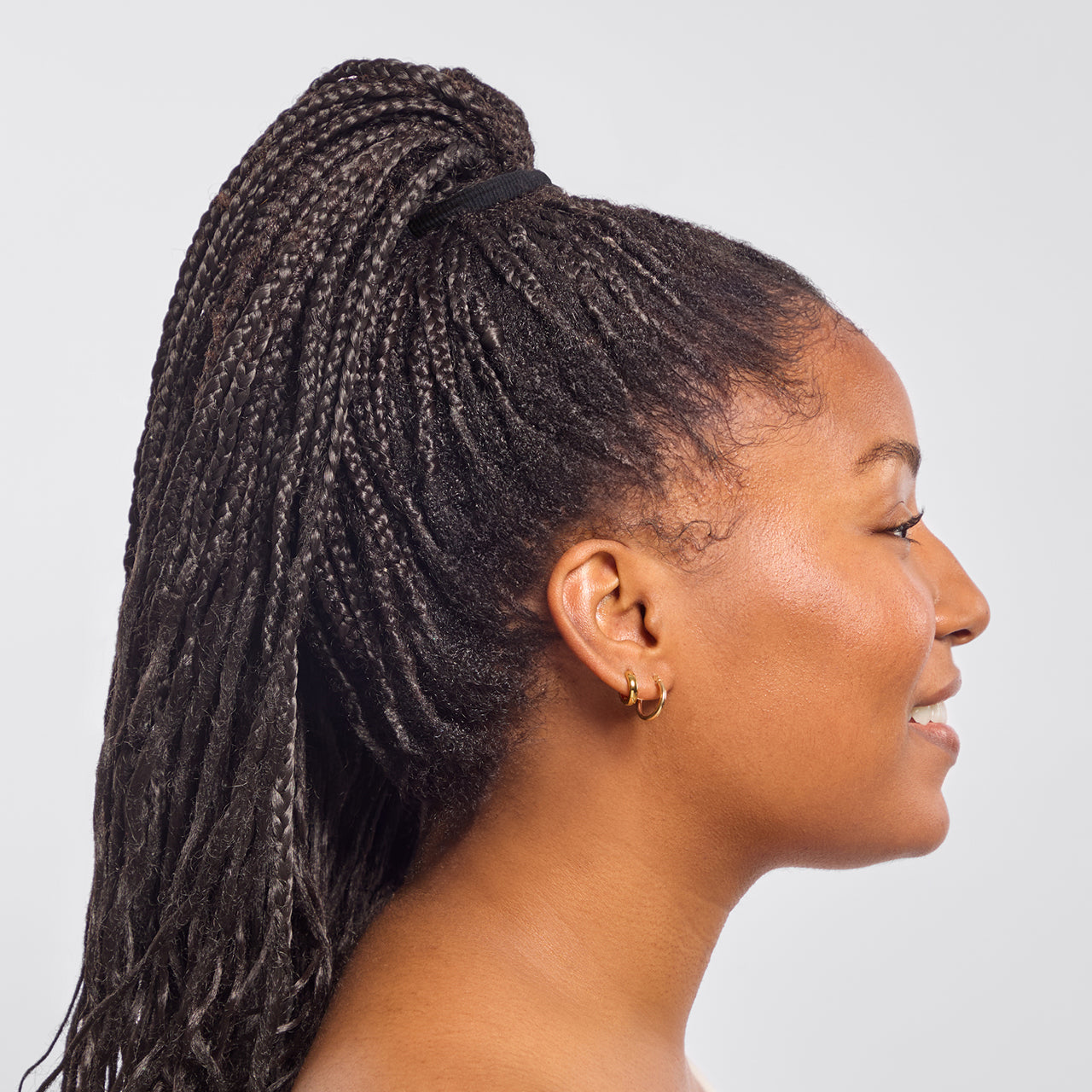 68899-SeamlessHairElastics-8pc-Hair-Black-Model-3-1280x1280px