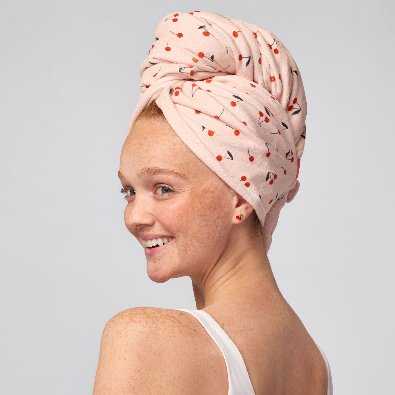 69964-XLHairTowelWrap-SeasonalCollection-CherryPrint-Model-3-1280x1280px