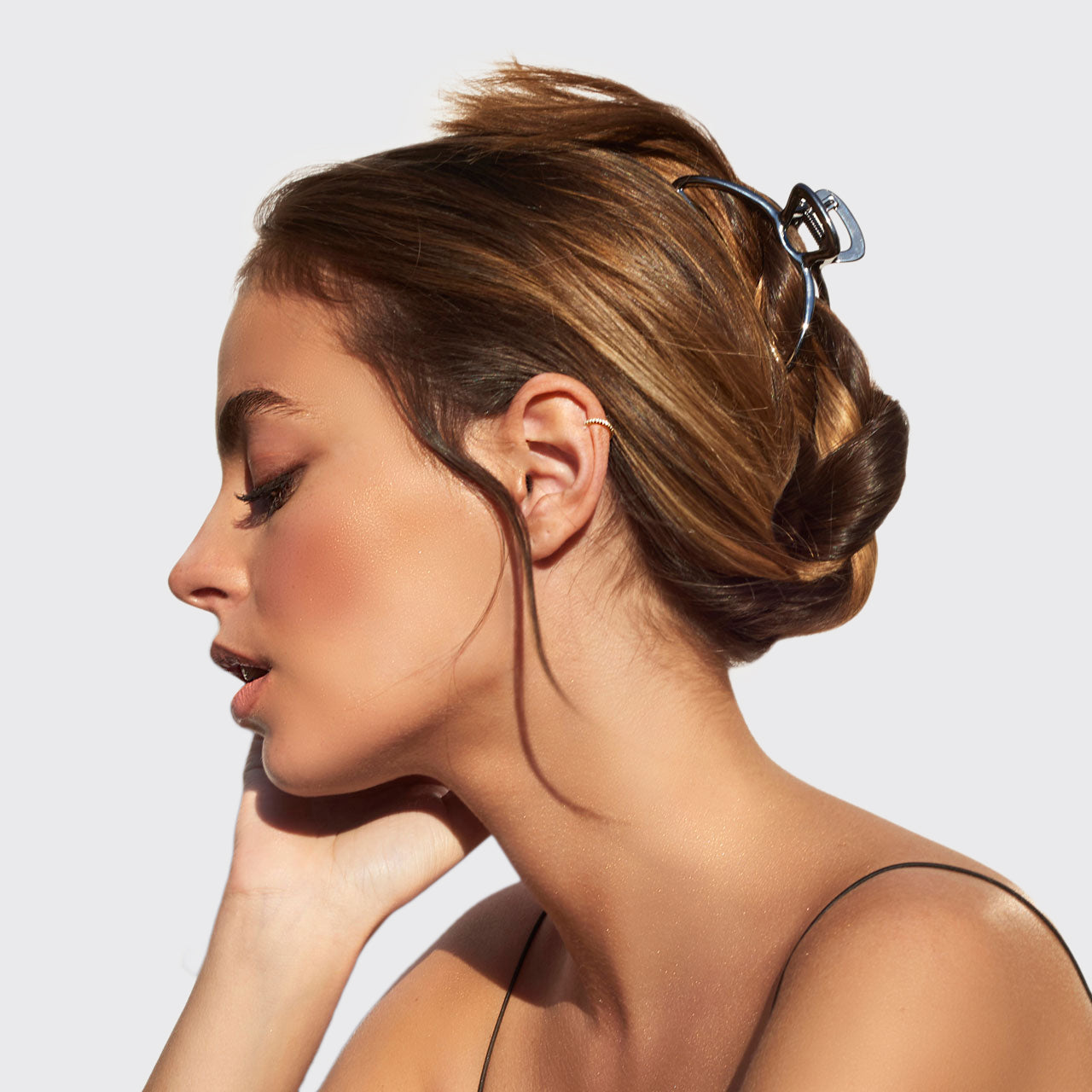 8448-Hair-lifestyle-openshape-claw-clip-hematite-1280x1280px