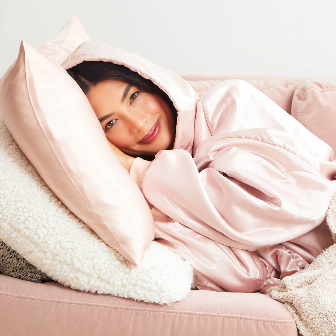 9067-SatinGlazey-Model-Sleep-Blush-39-1280x1280px